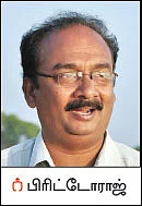 ஒரு மணிநேர மழை... ஒரு கோடி லிட்டர் நீர் சேமிப்பு! - பட்டையைக் கிளப்பும் பண்ணைக்குட்டை!