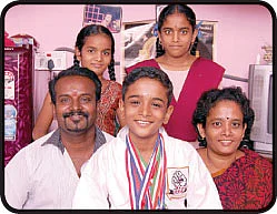 கலக்கும் கராத்தே கிட் !