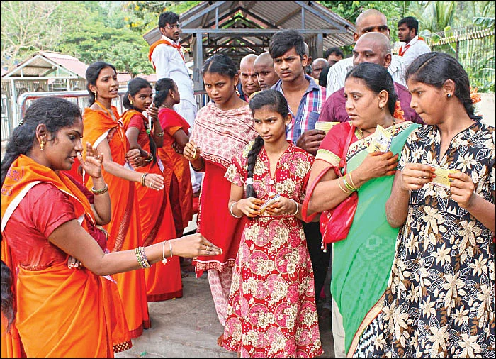 சீரும் சிறப்புமாய் ஸ்ரீவாரி சேவை...