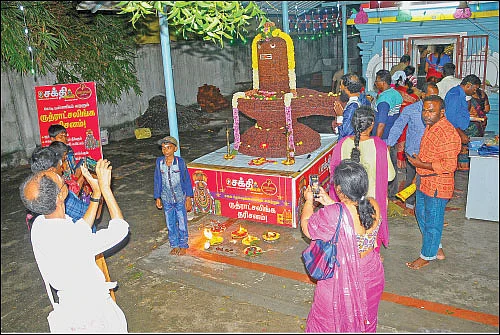 பிரமிப்பு... பரவசம்... ருத்ராட்ச லிங்க தரிசனம்!
