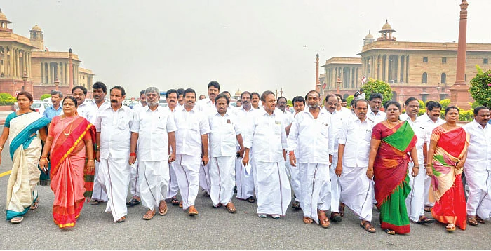 ‘தண்ணி’ காட்டும் மோடி!