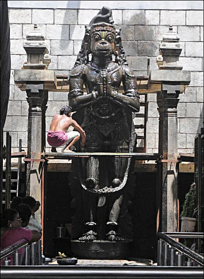 ஆஞ்சநேய ரக்ஷமாம்...