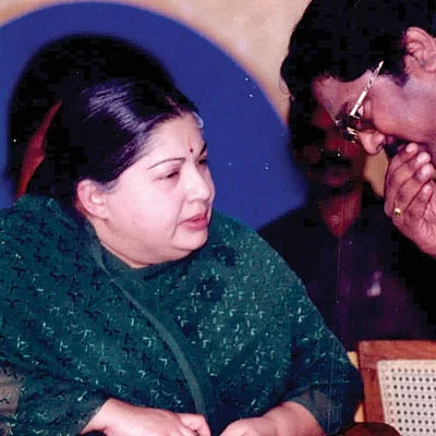 சசிகலா ஜாதகம் - 23 - “பரமசிவன் கழுத்தில் இருக்கும் பாம்பு... கழற்றாமல் விடமாட்டேன்!”