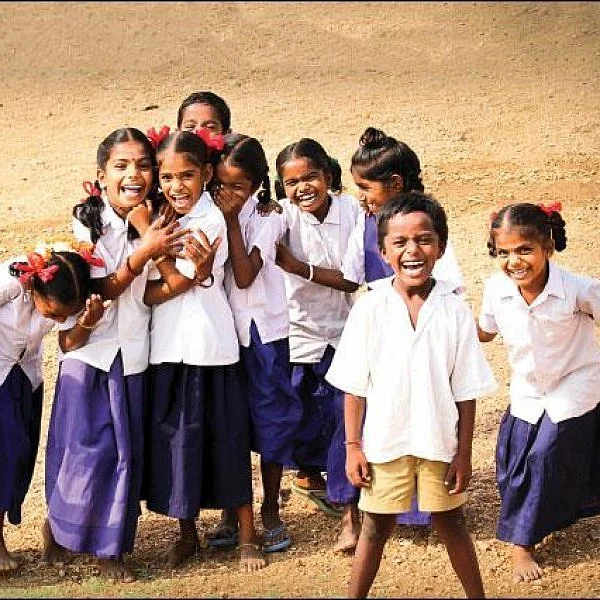 அரசுப் பள்ளிகளில் விரைவில் எல்.கே.ஜி அறிமுகம்! ஆபத்தா, ஆரோக்கியமானதா?