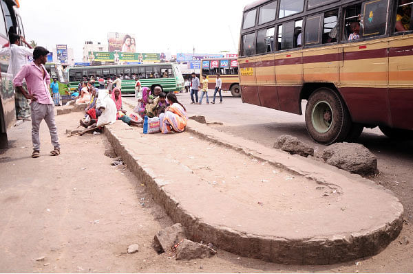 வேணுமா எங்க ஓட்டு - மக்கள் கட்டளை