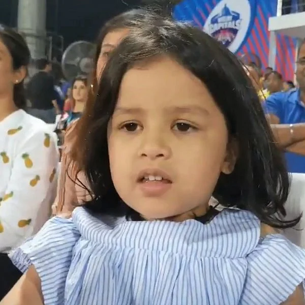 “பப்பா... கோ பப்பா!”- தோனியை உற்சாகப்படுத்தும் ஸிவா வைரல் வீடியோ