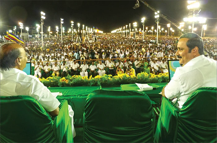 இரட்டை இலக்கத் தொகுதிகள்... இலையுடன் கூட்டணி! - பா.ம.க ‘பலே’ பார்முலா