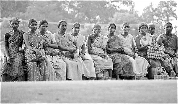 பெண் காலங்களும் களங்களும் - வெய்யில்