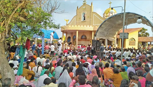 சிங்களத்தில் வழிபாடு, தமிழர்களுக்கு கஞ்சா போதை!