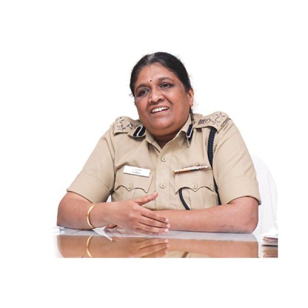 முகங்கள்: புத்தகங்களே என் வெற்றிக்குக் காரணம்! - டி.ஐ.ஜி காமினி