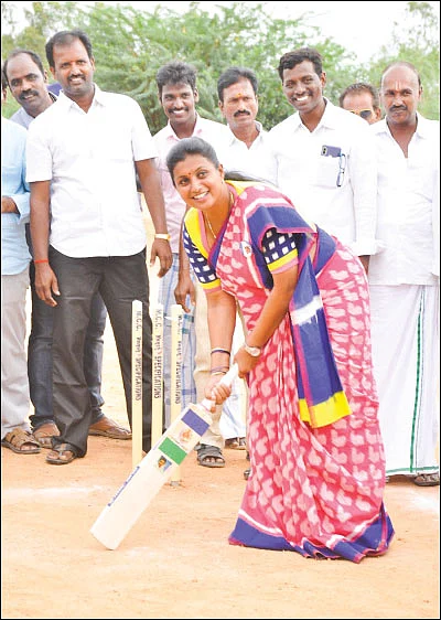 “என் கணவர் அரசியலுக்கு வந்திருக்க வேண்டும்!”