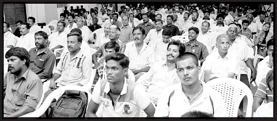நாடாளுமன்றத் தேர்தலைத் தீர்மானிக்கும் 1 கோடி வாக்குகள்!
