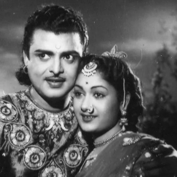 ``மகா நடிகை... ஆனா..?’’ `காதலின் மென்பொருள் சாவித்திரி கணேஷ்’ புத்தக குறிப்புகள்