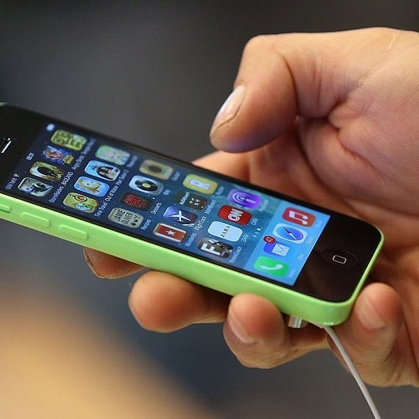 `உஷார் மக்களே’... செல்போன் பழுது நீக்க  கொடுத்ததில் ரூ.2.2 லட்சத்தை இழந்த நபர்!