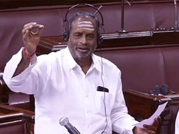 `அ.தி.மு.க எம்.பி-க்கள் அனைவரும் தற்கொலை செய்வோம்' - மாநிலங்களவையில் நவநீதகிருஷ்ணன் ஆவேசம்! #WeWantCMB
