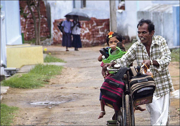 ஆண்பால் பெண்பால் அன்பால் - 28