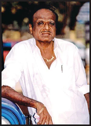 “என் முதுகுல டின்னு கட்டிட்டாங்க!”