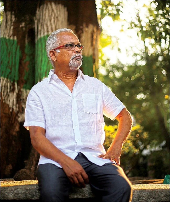 கறுப்பு நகைச்சுவையும் சுயபகடியும் கலந்த கதைகள்