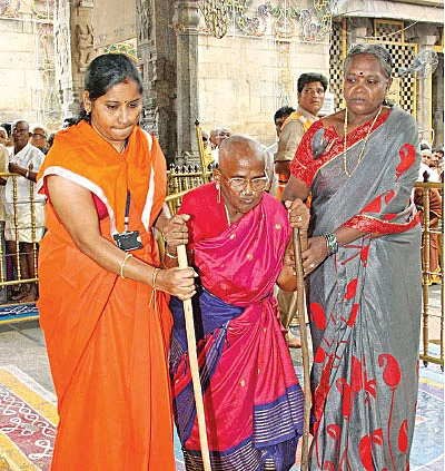 சீரும் சிறப்புமாய் ஸ்ரீவாரி சேவை...
