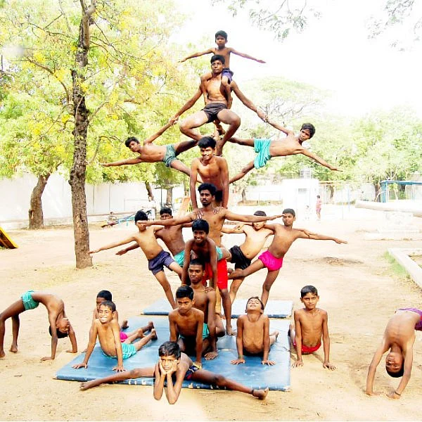 எங்களையும் கண்டுகொள்ளுங்கள்!