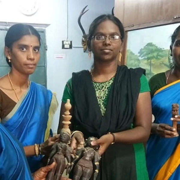 பழங்கால கலைப் பொருள்களை அருங்காட்சியகத்தில் ஒப்படைத்த அங்கன்வாடி பணியாளர்!
