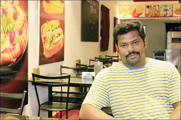 கோக், பெப்ஸி டல்... உள்ளூர் குளிர்பானம் விற்பனை ஜோர்! - தைப்புரட்சி தந்த பிசினஸ் மாற்றம்