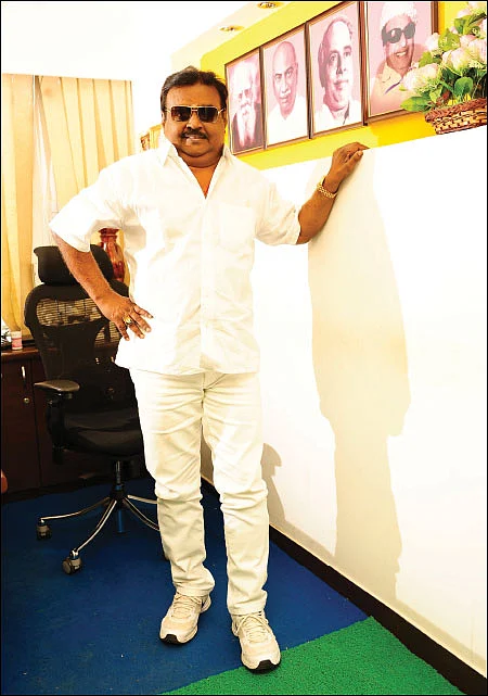 “கமல், ரஜினி அரசியலுக்கு வந்தா தாக்குப்பிடிப்பாங்களான்னு தெரியலை!”