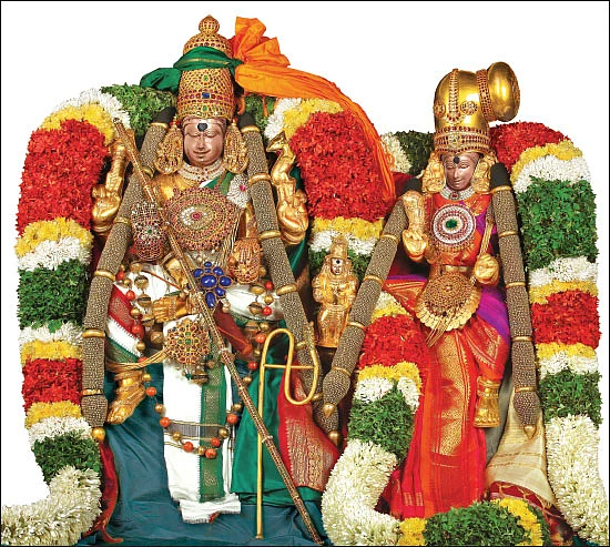 ஆலவாய்க் கோயிலில் ஆபரணங்கள் அழகு!
