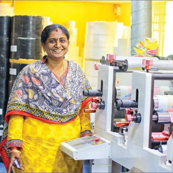 தொழிலாளி to முதலாளி - 2: கம்ப்யூட்டர் மட்டுமே முதலீடு... இப்போ ரூ.30 கோடி வருமானம்!