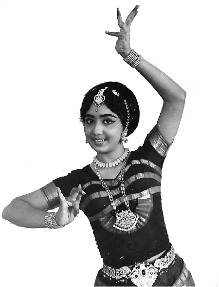 நடிப்பு... நாட்டியம்... ஓவியம்! - 68 வயதிலும் ஆக்டிவ் நிர்மலா