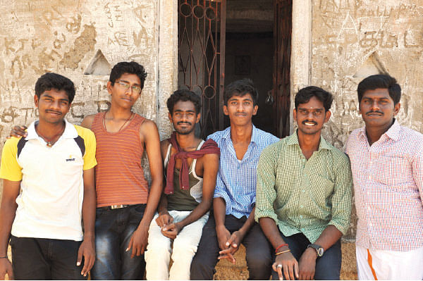 ஆலயப் பணியில் இளைஞர்களின் ஆர்வம்!