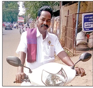 கலகல கட்சிகள் ஜூனியர்: “இரட்டைஇலை எங்களுக்குத்தான்!”