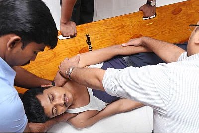 முதலுதவி யாருக்கு? எப்போது? எப்படி?