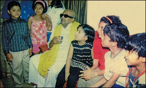 “தாத்தா வந்துட்டேன் !”