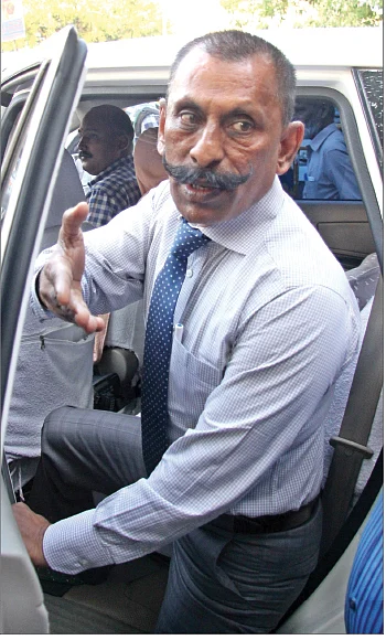 "தீனதயாளனை விசாரித்தால் உண்மைகள் வெளியே வரும்!"
