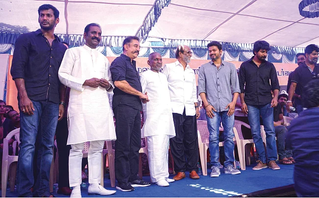 முதலில் வந்த விஜய்... ஆப்சென்ட் ஆன அஜித்!