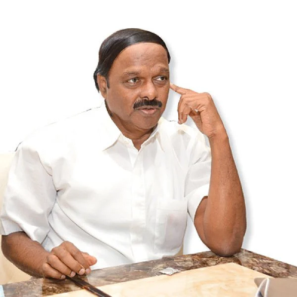“அமைச்சர் வீரமணி, கிருஷ்ணரைபோல எனக்கு தேரோட்டுகிறார்!” - நெஞ்சம் உருகும் ஏ.சி.சண்முகம்...