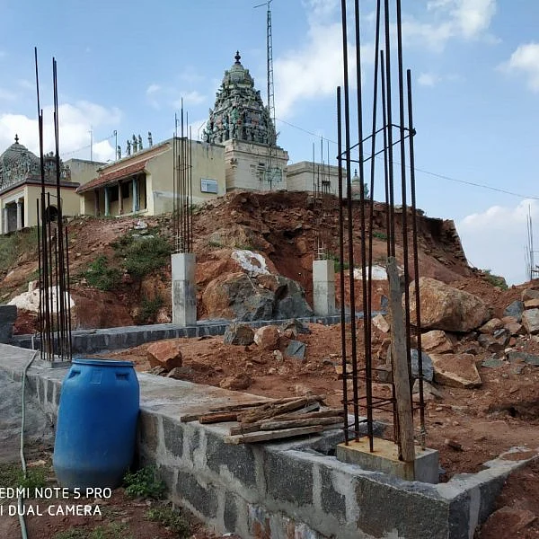 கொல்லிமலையில் பழைமை வாய்ந்த முருகன் கோயில்! - ஓர் ஆண்டு கடந்தும் முடியாத திருப்பணிகள்