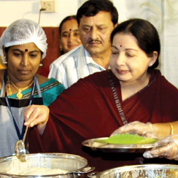 ‘அம்மா’ உணவகத்தைத் தொடங்கிவைத்த ஜெயலலிதா