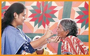 கண்ணீர் மண்ணில் ஸ்டெதஸ்கோப்!