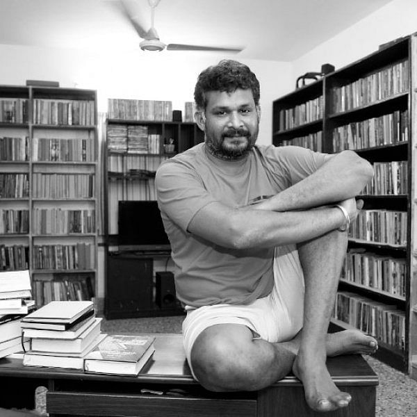 “வாசிக்காமல் வைத்திருப்பது புத்தகங்களுக்குச் செய்யும் துரோகம்!” - வசுமித்ர