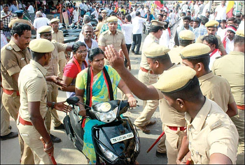 மிஸ்டர் கழுகு: 72% விலையா... அலையா?