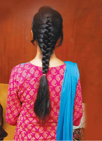 Aval Vikatan - 15 December 2015 - 'ஃப்ளோட்' ஹேர்ஸ்டைல்.. | 'Float' Hair  style - Aval Vikatan