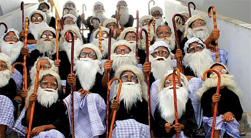 அவதார் - கைலியில் வந்த கலக்கல் பெரியார்கள் !