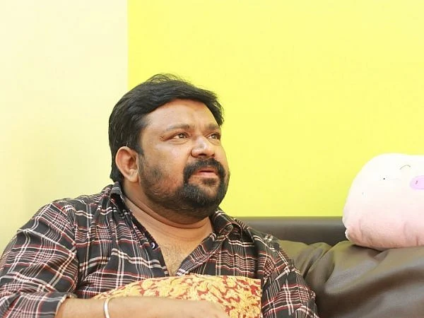 ``கிச்சன் ஒரு ரொமான்டிக் ப்ளேஸ்... லாக்டௌனில் புதுக்கோட்டை முட்டைமசால் செய்கிறேன்!''- கோபிநாத்