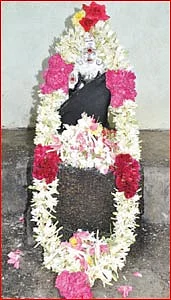 எள் தீபம் ஏற்றினால் சனி தோஷம் விலகும்!