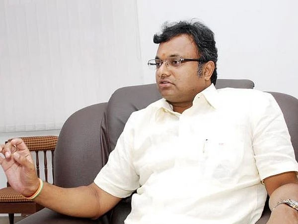 பாஜக-வுக்கு சுப்பிரமணியன் சுவாமி... காங்கிரஸ் கட்சிக்கு கார்த்தி சிதம்பரமா?!