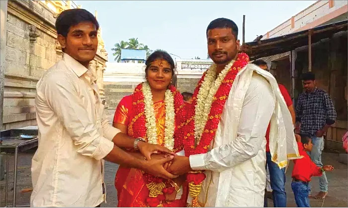 “எங்கள் குடும்பத்தில் நிம்மதி இல்லை... டாக்டர் அய்யா தலையிட வேண்டும்!”