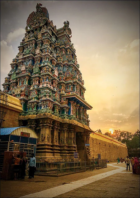 நாரதர் உலா - மீண்டும் அனுமதி மீனாட்சி ஆலயத்தில்!