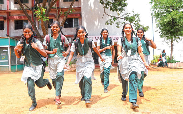 ஒவ்வொரு வகுப்பறையிலும் ஒரு நூலகம்!